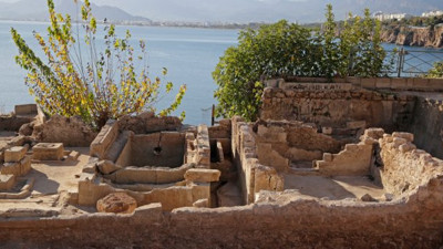 Artık 93 yıllık yapılar arkeolojik kazılarda bulunuyor