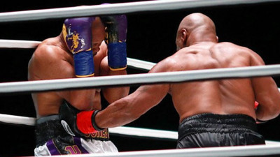 Mike Tyson gösteri maçıyla ringlere döndü