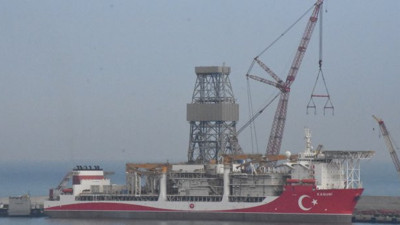 'Kanuni' sondaj gemisinin kule dikimi yapıldı