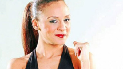 Exxen'de yayınlanacak Sihirli Annem dizisinde Defne Joy Foster'un rolünü kimin oynayacağı belli oldu