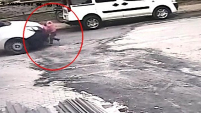 Ehliyetsiz sürücü dehşeti, minik Ayşe’yi hayattan kopardı, kameralar anbean kaydetti