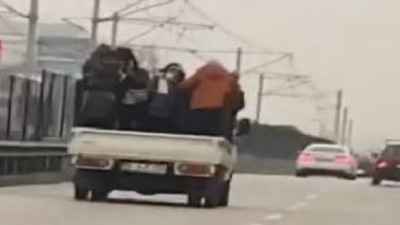 Kamyonette tehlikeli yolculuk (02 Aralık 2020)