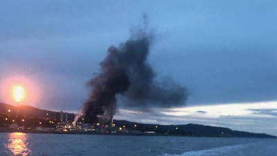 Petrol tesisi alev alev