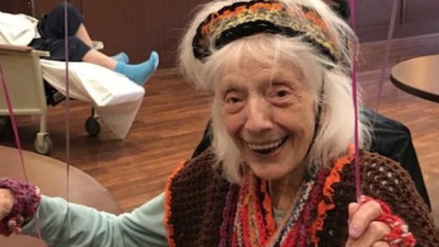 Angelina Friedman 102 yaşında ama turp gibi. Hastalık savar nine maşallah dedirtti