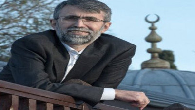 Yeni Hayat Dergisi Genel Yayın Yönetmeni Kemal Özer'in aşıyla ilgili sözleri büyük tepki topladı