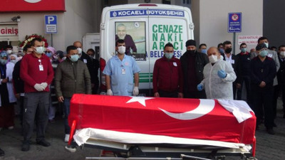 Koronadan hayatını kaybeden doktor Mehmet Karakum son yolculuğuna uğurlandı
