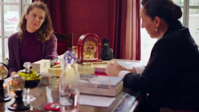 Kırmızı Oda dizisine Burcu Biricik damga vurdu. Twitter'da yorum yağdı