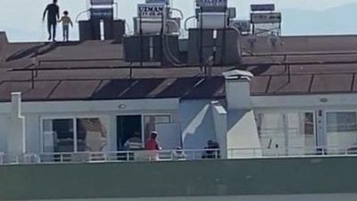 Aydın'da 5 katlı binanın çatısında tehlikeli oyun