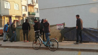 Bursa’da temel kazı alanında çıktı. İşçiler görünce hemen yetkilileri aradı, ne olduğu incelemede çıkacak
