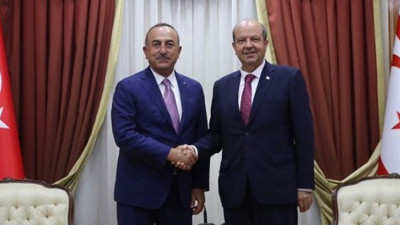 Mevlüt Çavuşoğlu KKTC Cumhurbaşkanı Ersin Tatar ile görüştü
