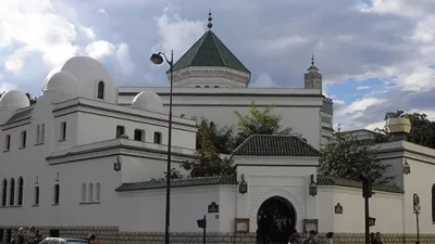 Paris Büyük Camisi tekrar ibadete açıldı