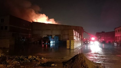 Sanayi sitesi alevlere teslim