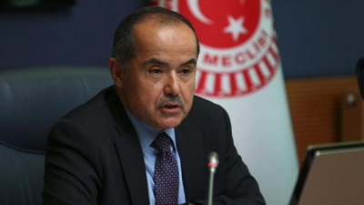 AKP'li vekil Meclis'te "Şeriat hukukumuzdur" dedi ortalık karıştı. Tartışma tutanaklara yansıdı