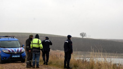 Edirne'de göletin içinde fark edildi. Jandarma alarma geçti