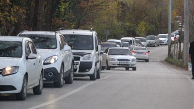 Bursa’da kilometrelerce su kuyruğu oluştu, her yasak öncesi tekrarlanıyor