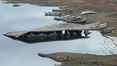 Yozgat'ta baraj suyu çekildi. Hepsi 26 yıl sonra ortaya çıktı