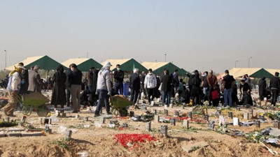 İran'da son 24 saatte 247 kişi koronadan hayatını kaybetti