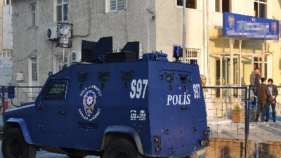 Polis karakolu bile soyuldu. Eyvah eyvah bu da oldu. Emanetteki para ve uyuşturucu çalındı