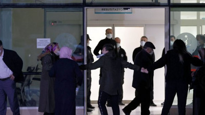 Aynı evde hem resmi hem imam nikahlı eşleriyle yaşıyordu. İmam nikahlı eşten öldürücü darbe