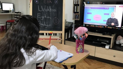 Milli Eğitim Bakanlığı'ndan uzaktan eğitim ve yarıyıl tatili kararı