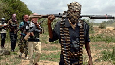 Silahlı saldırı can aldı evler yakıldı