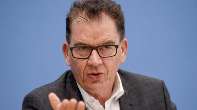 Almanya Kalkınma Bakanı'ndan Midilli Adası'na ağır eleştiri