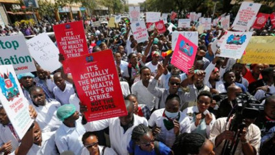 Kenya'da doktorlardan korona virüs protestosu
