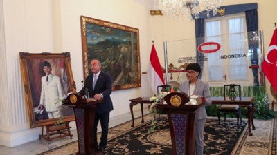 Bakan Çavuşoğlu, Marsudi ile bir araya geldi