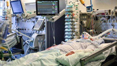 Robert Koch Enstitüsü Başkanı, salgında durum daha da kötüye gidiyor diyerek uyardı. Noel'de evde kalın çağrısı yaptı