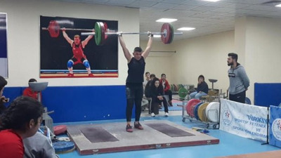 Bacakları atılan dikişlerden haritaya döndü. Kayseri'de ölümden dönen milli halterci dehşet anlarını anlattı