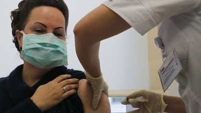 Rusya'da korona vakaları toplu aşılamaya rağmen artışta