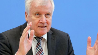 Almanya mültecilerden kurtulmanın yolunu buldu. İçişleri Bakanı Seehofer açıkladı