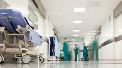 Efsane şarkıcı Armando Manzanero korona virüse yenik düştü