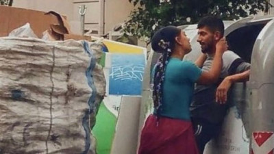 Aşkın yalın halinin fotoğrafı çekildi. Ben seni vakitsiz zamanlarda sevdim