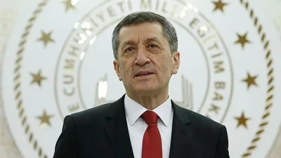 Bakan Ziya Selçuk'tan boş sınıf paylaşımı