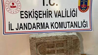Bizans dönemine ait mezar taşı ele geçirildi