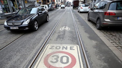 Brüksel'de şehir içi trafikte araçlar için hız sınırı 30 kilometreye düşürüldü