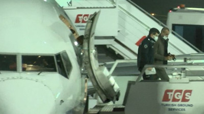 Kabin ekipleri tuvalette yakaladı. Pilot, kuleye “hemen polis çağırın” dedi