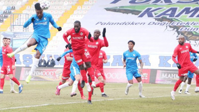 Ronaldo gibi zıplayıp kafayı çaktı. Dadaş’ın yıldızı havada adete asılı kaldı