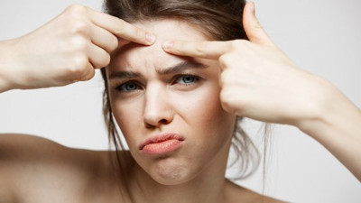 En iyi cildiyeci evinizin mutfağında. Bu besinler en inatçı sivilceleri bile kökünden kurutuyor