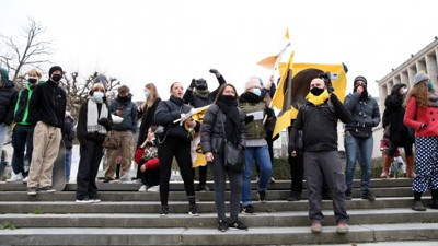 Brüksel’de yasaklar protesto edildi