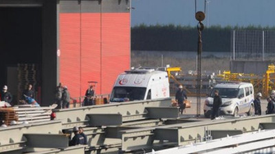 Kocaeli'deki fabrikada mazot tankı yandı