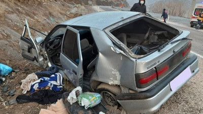 Tokat'ta otomobil kayalıklara çarptı: 1 ölü, 4 yaralı