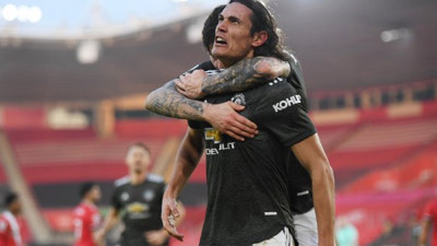 Cavani'ye Muslera'dan destek