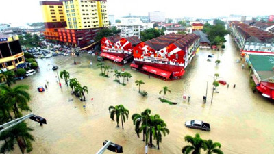 Muson yağmurları 20 bin kişiyi yerinden etti