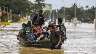 Malezya’da tahliye sürüyor