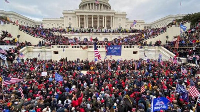 ABD'de ayaklanma. İşte ABD Kongresi'nde anbean yaşananlar