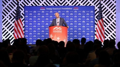 Trump, Mike Pence'in en önemli danışmanının Beyaz Saray'a girişini yasakladı