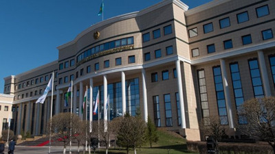 Kazakistan'ta ön planda Türk dili var