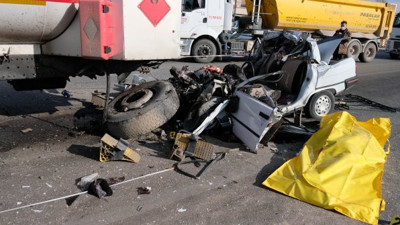 Konya'da feci kaza. Otomobilin halini görenlerin kanı çekildi